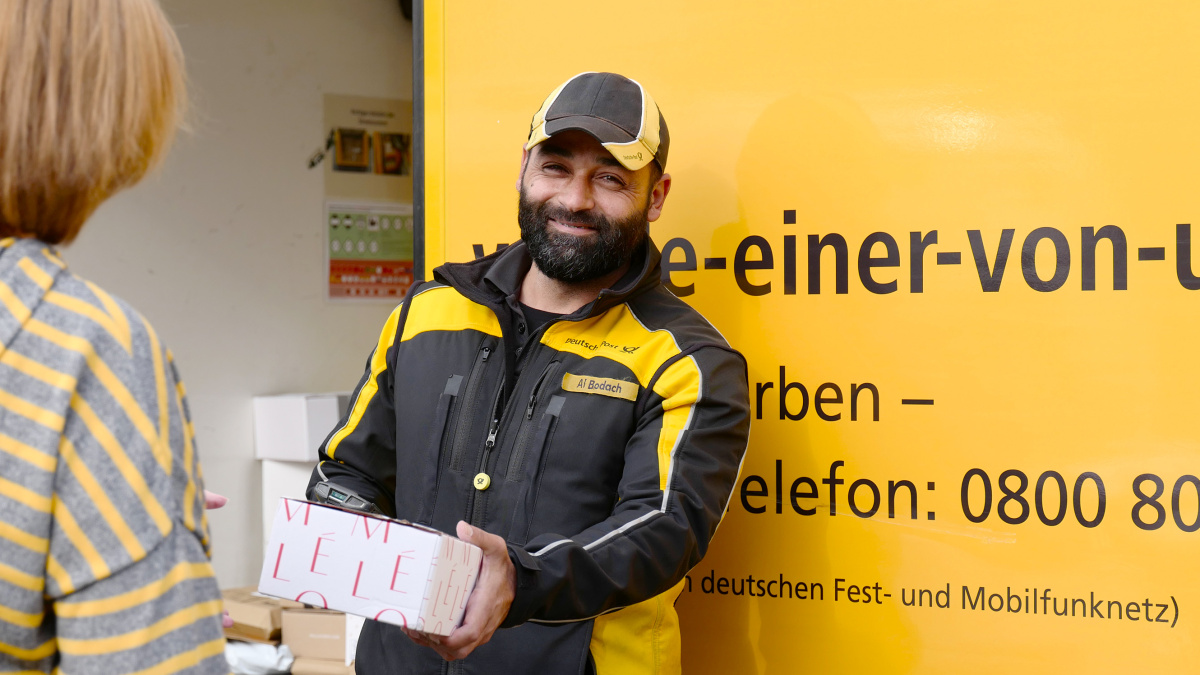 Deutsche Post DHL bietet Paketmitnahme am Ablageort